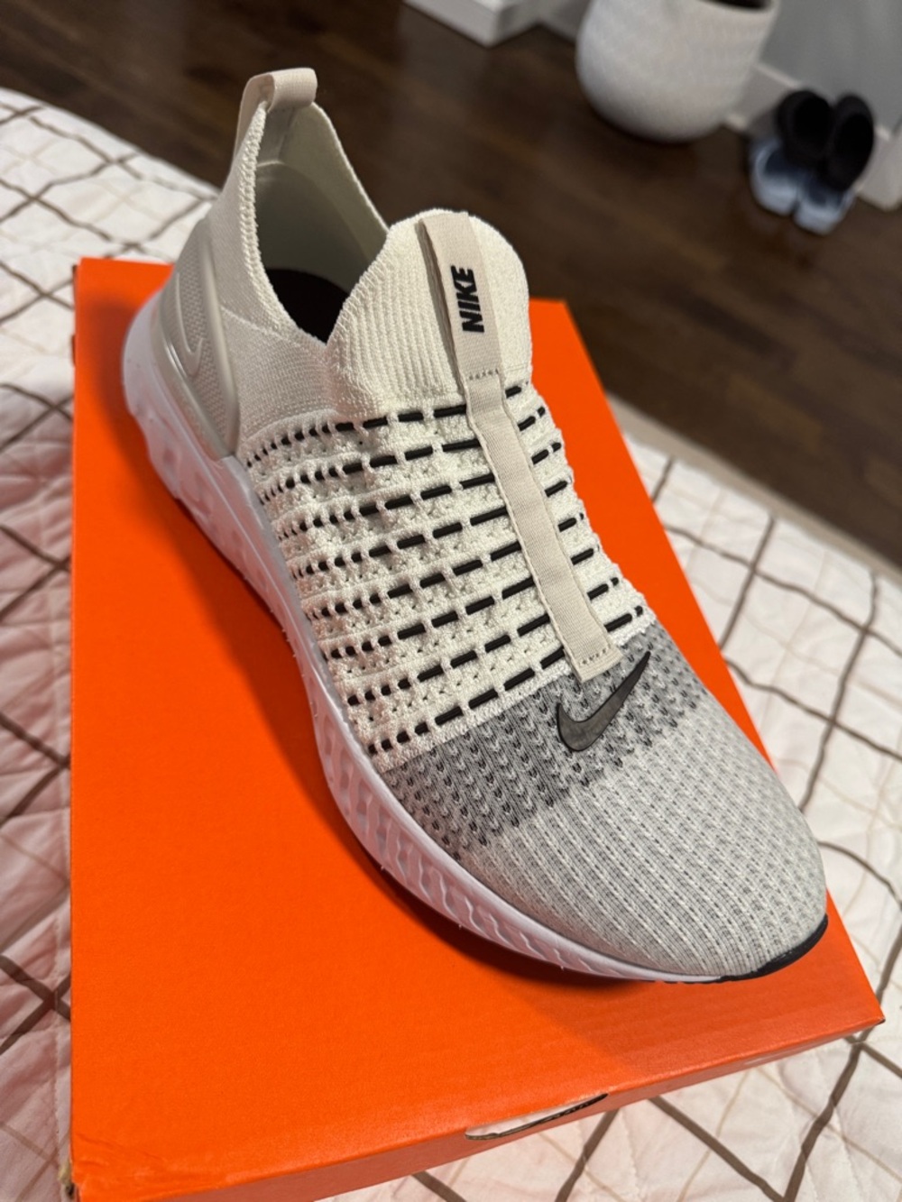 Nike Men’s Slip-On Knit Trainer in Cream and Gray